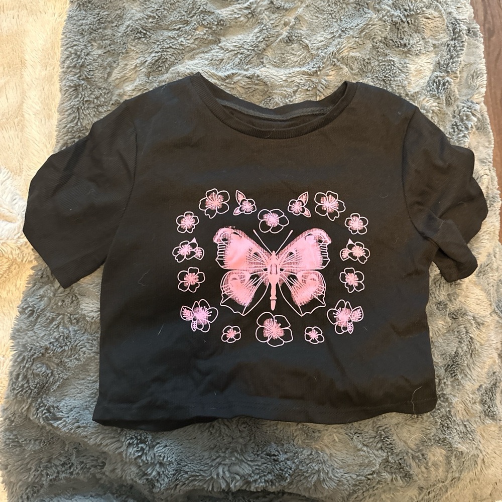 Black Cropped Women’s Shirt with Pink Butterfly Design